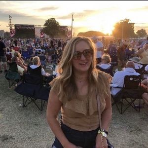 Meet your Posher, Lauren